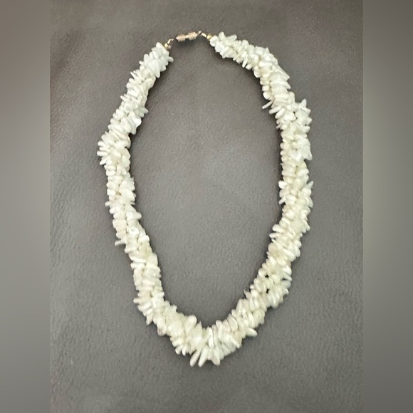 Mother of Pearl Multi Strand Necklace White Twisted Barrel Clasp Choker 0598 R - Picture 7 of 10